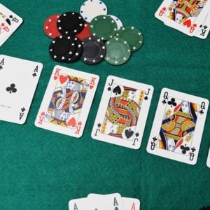 Conhece o jogo de poker online? Para conseguir apostar, é preciso conhecer as mãos de cartas dessa modalidade.