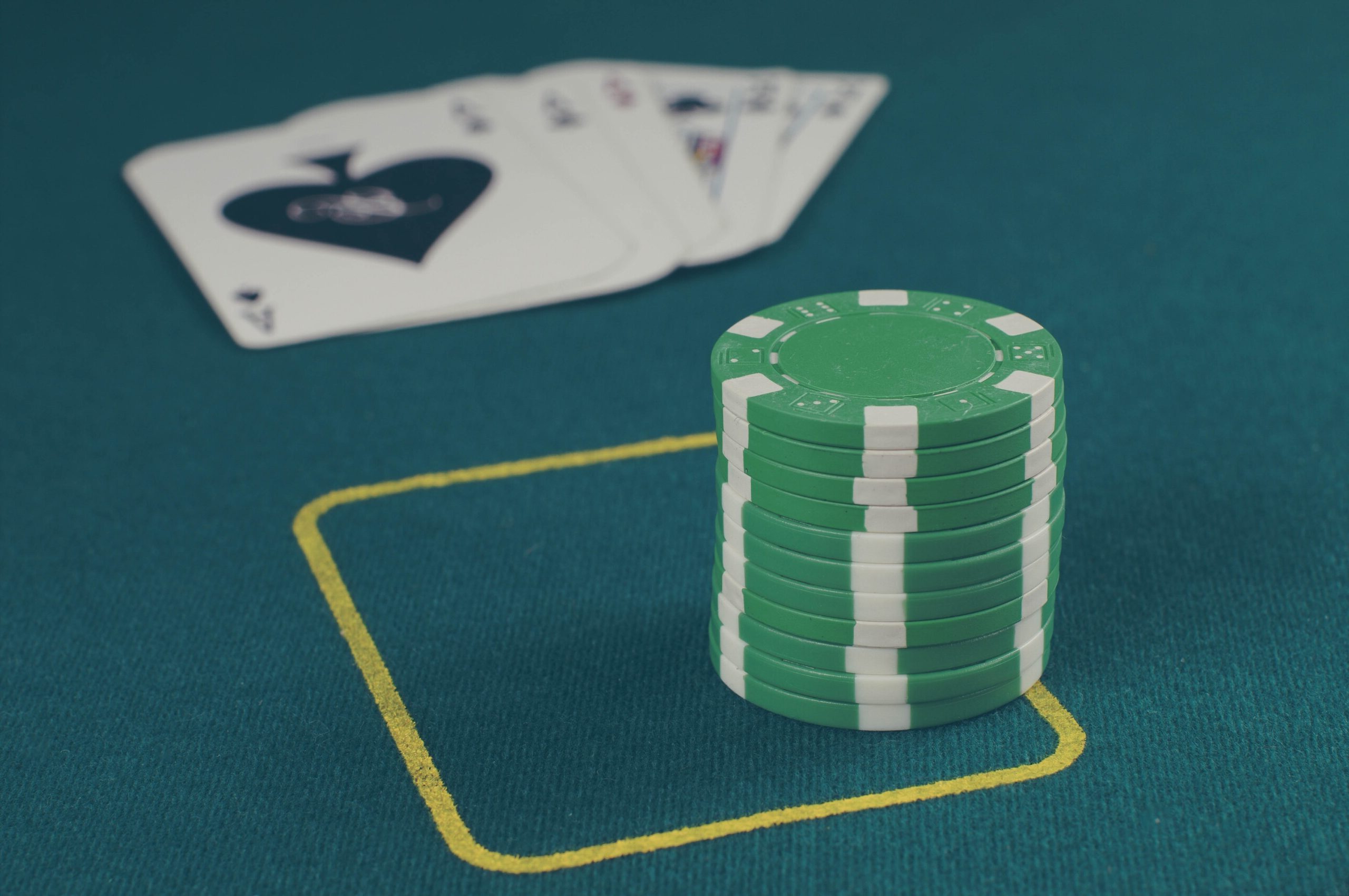 Venha conhecer Crazy Pineapple, uma das modalidades mais malucas do jogo de poker online. Comece a praticar para apostar online na Apostaquente.