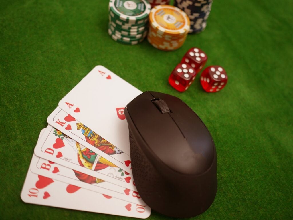 O Texas Hold’em a maioria já conhece, mas já ouviu falar de Poker Seven Card Stud? Conheça essa modalidade para jogar poker online.