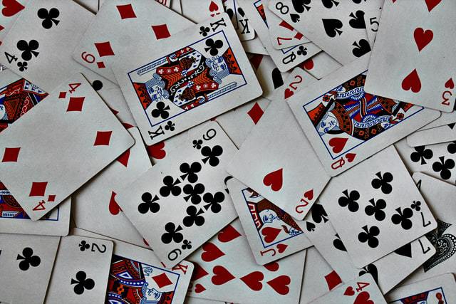 Jogos de cartas são alguns dos mais populares encontrados em um cassino online. Muitos desses jogos de cartas são ótimas opções para apostar.