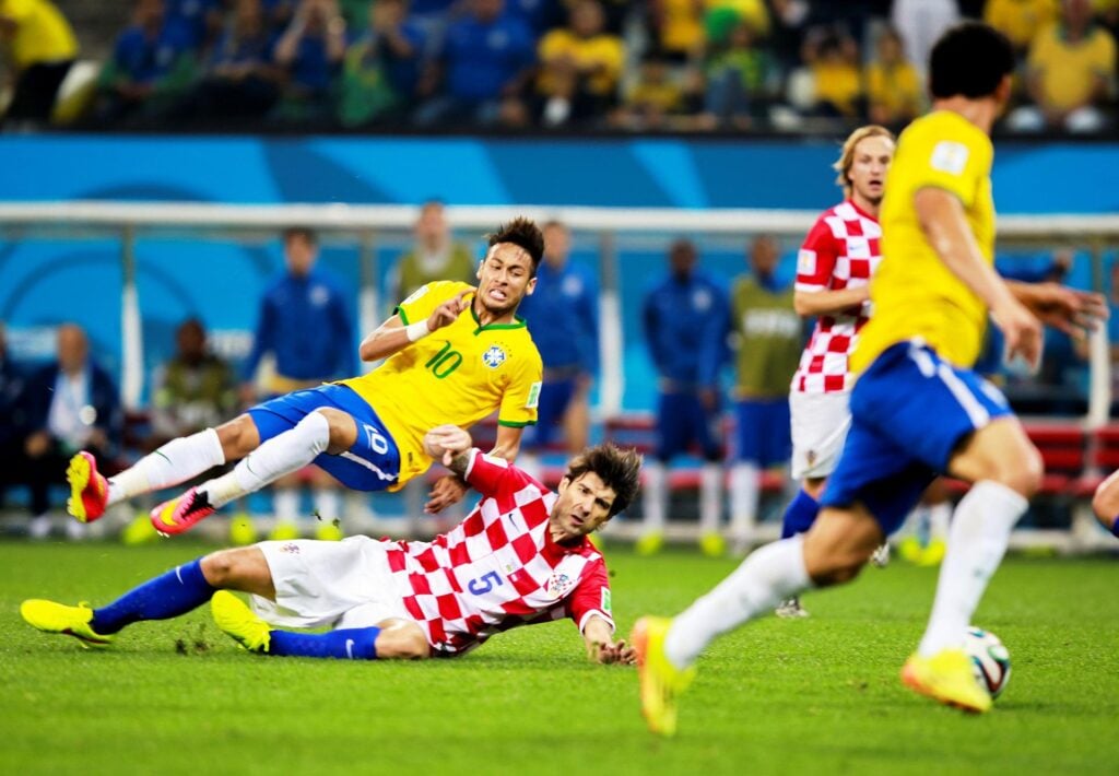 Disputada desde 1930, a Copa do Mundo atrai inúmeros de pessoas apaixonadas pelo futebol. Conheça algumas curiosidades da Copa do Mundo.