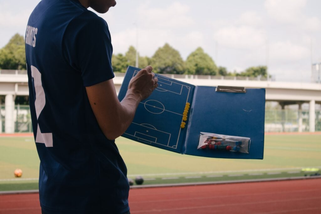 Tite se prepara para comandar o Brasil em mais uma Copa do Mundo. Veja quais foram os treinadores da Seleção Brasileira em Copas do Mundo.