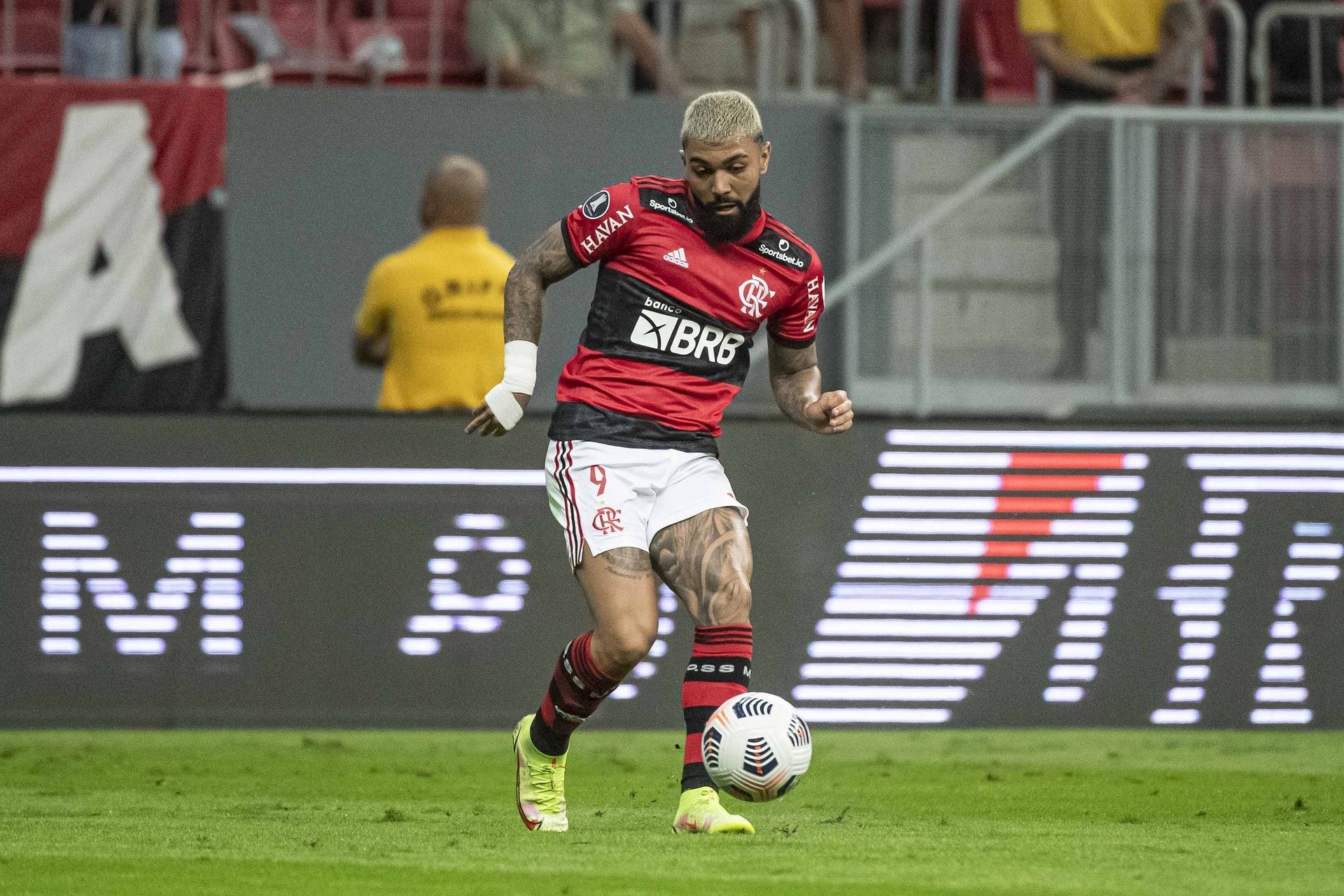 Além de ser um dos maiores atacantes e um grande ídolo da história do Flamengo, Gabigol é o maior artilheiro brasileiro da Libertadores.