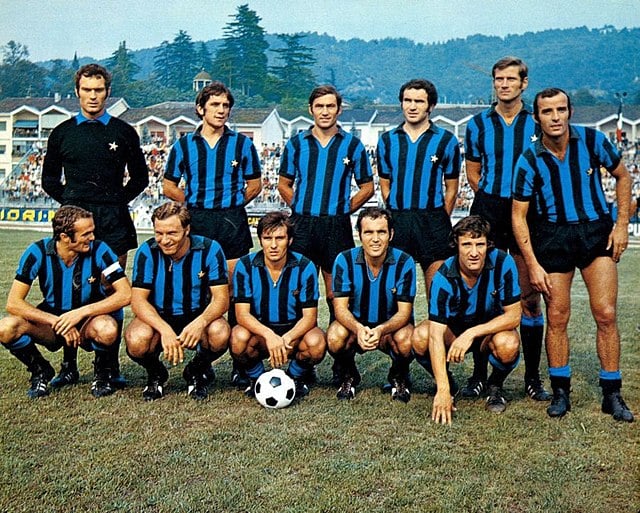 Ao longo dos anos, muitos jogadores se destacam marcando gols pela Internazionale. Confira quem é o maior artilheiro da Inter de Milão.