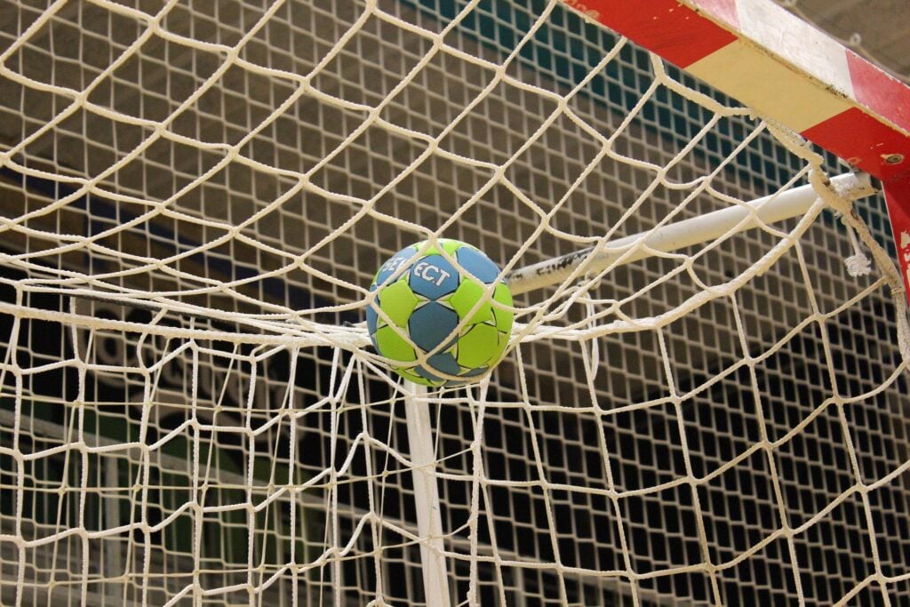 O handebol é um dos esportes mais praticados no Brasil, apesar de não ser o mais popular. Confira os principais nomes do handebol brasileiro.