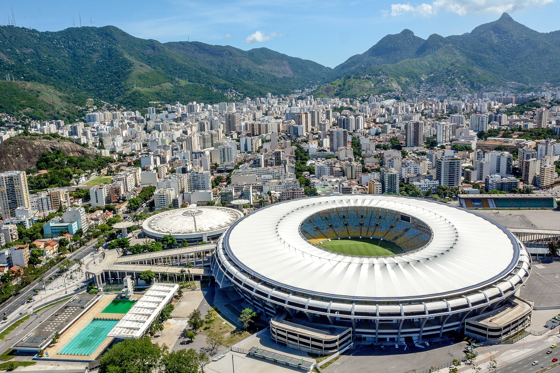 Existem muitos times de futebol espalhados pelo Brasil, assim como há muitos estádios. Confira qual é o maior estádio de futebol do Brasil.