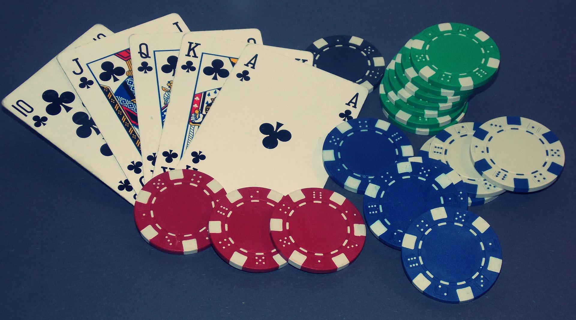 Existem algumas estratégias que podem te ajudar a se dar bem no poker. Uma delas é blefar. Confira algumas dicas de blefe no poker.