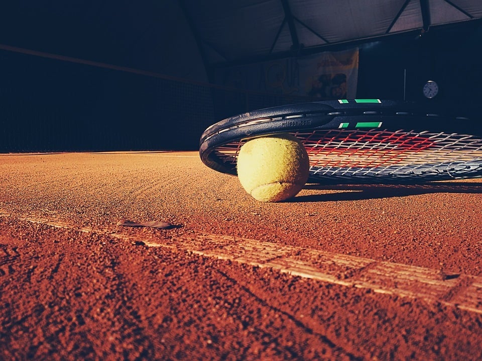 Um tenista iniciou uma sequência de títulos ao ser bicampeão de Roland Garros em 2018. Confira quem foi o campeão de Roland Garros em 2018.